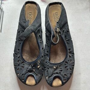 Rialto Comfort Heeled Clog Navy Blue Size 9